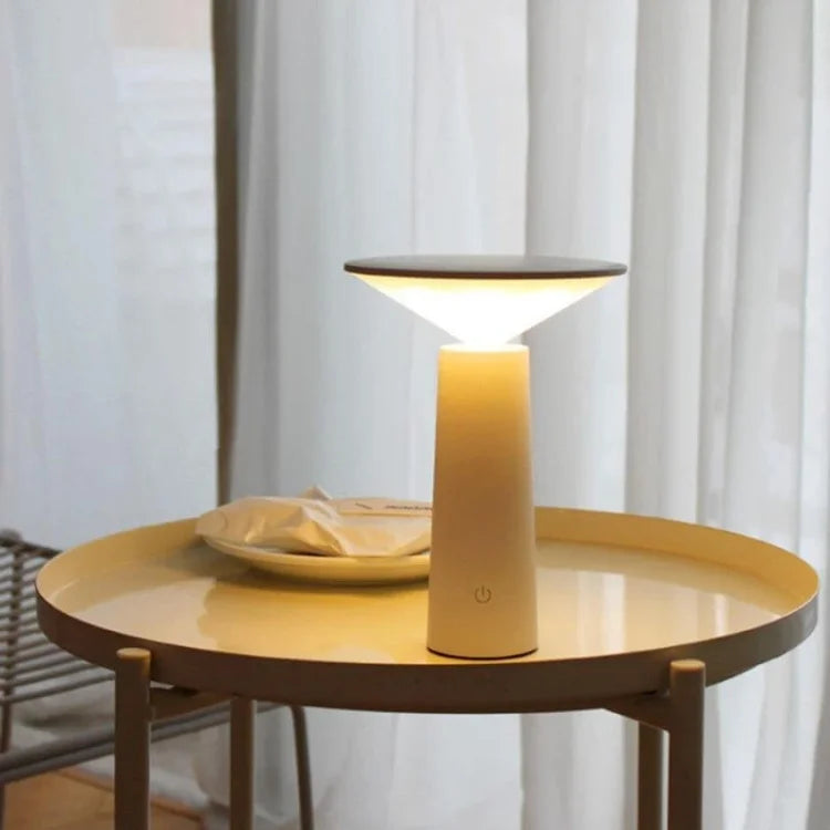 AdjustaLume - Lampe de Table D’extérieur LED avec Bras Ajustable et Éclairage Pivotant