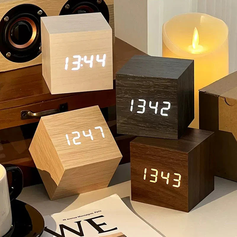 TempTune – Horloge LED en bois avec affichage de température