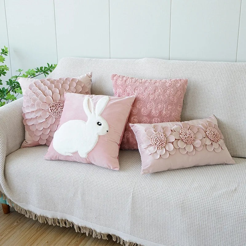 Housse de Coussin Rose Mignonne Lapin – Une Touche Ludique pour Votre Maison