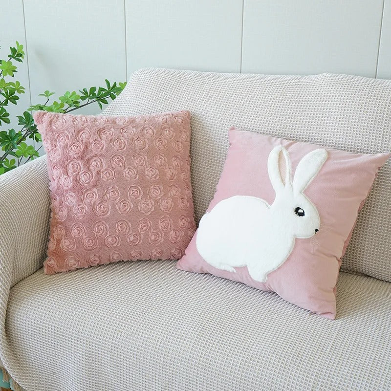 Housse de Coussin Rose Mignonne Lapin – Une Touche Ludique pour Votre Maison